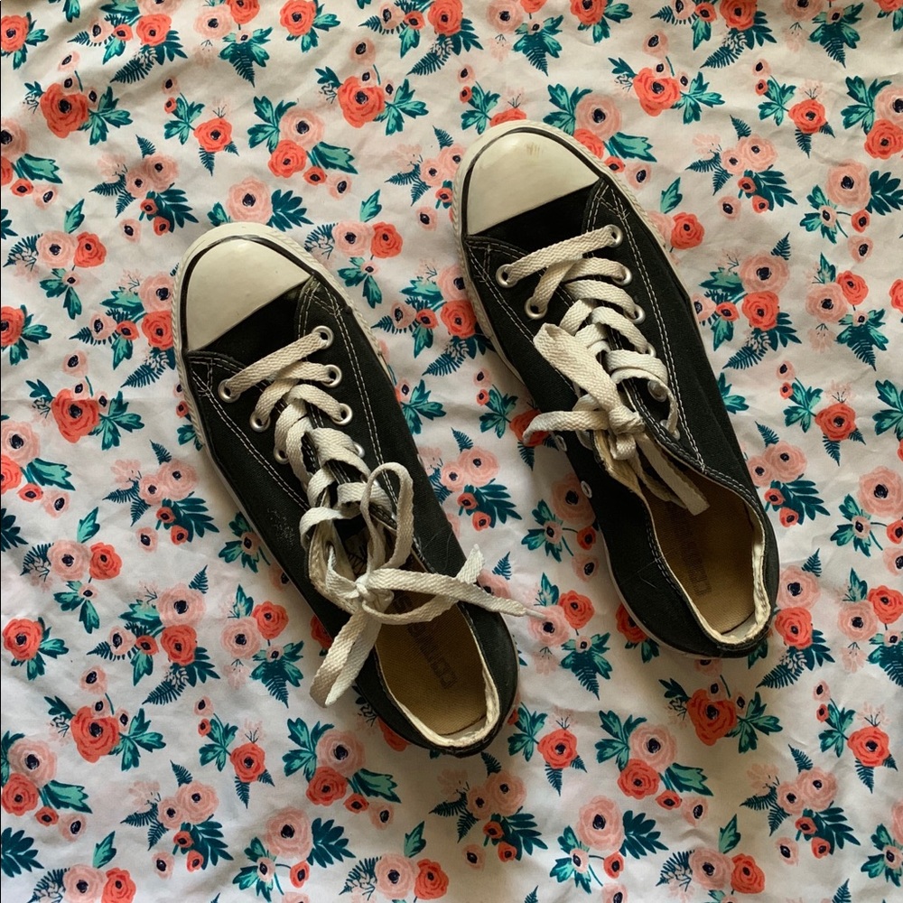 BLACK LOWTOP CONVERSE